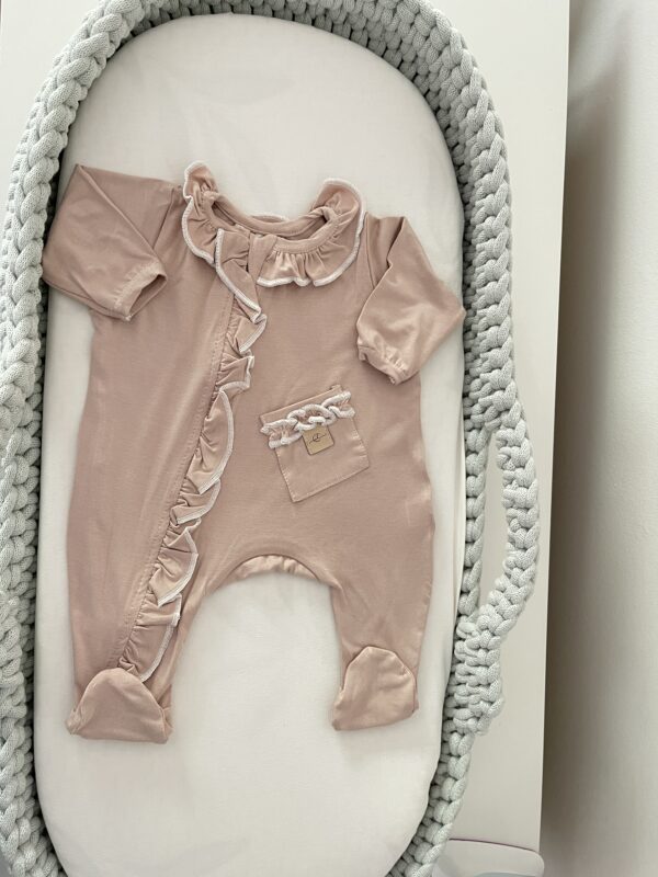 Tutina in bamboo nude con le balze 0/3m